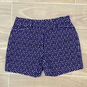 Women’s shorts with sliding clip